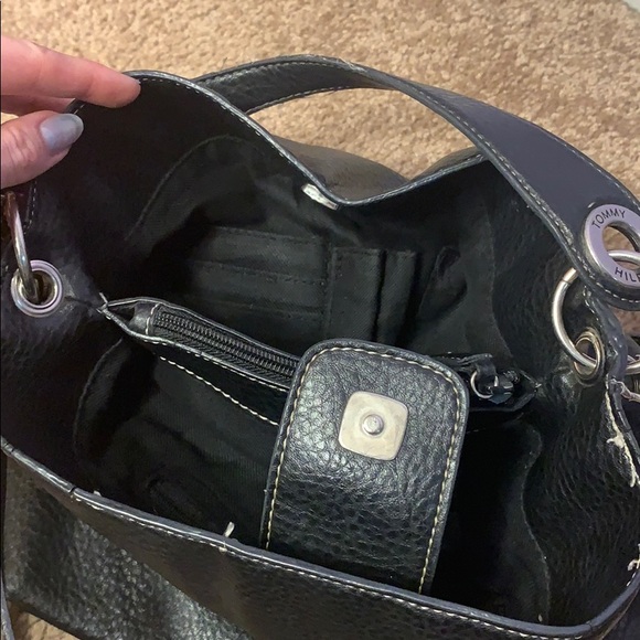 Tommy Hilfiger purse - Picture 3 of 6